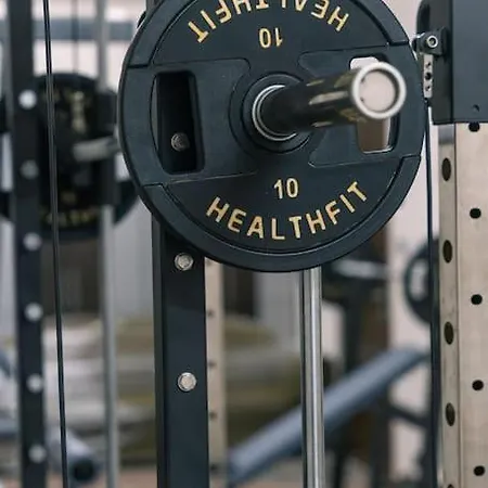 Villa Manu, A Fair Living