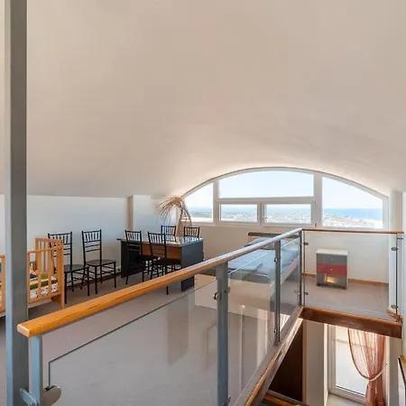 Villa Manu, A Fair Living *