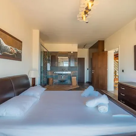 Manu, A Fair Living *