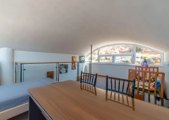 Manu, A Fair Living Villa Herszonisszosz