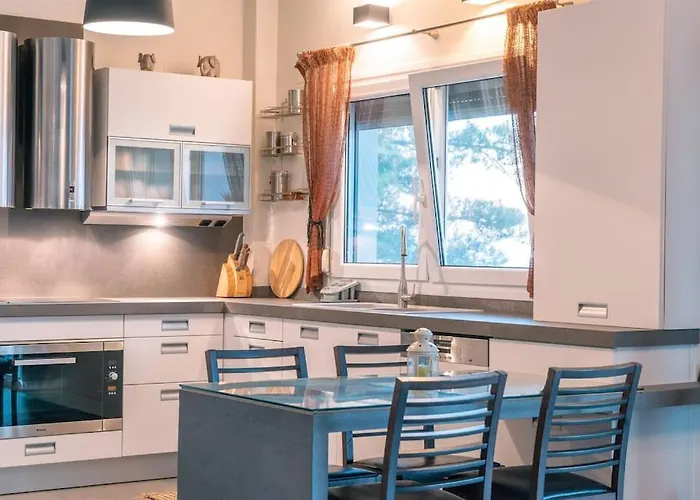 Manu, A Fair Living Herszonisszosz