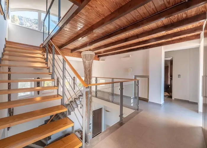 Manu, A Fair Living Villa