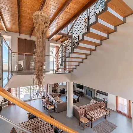 Manu, A Fair Living * הרסוניסוס